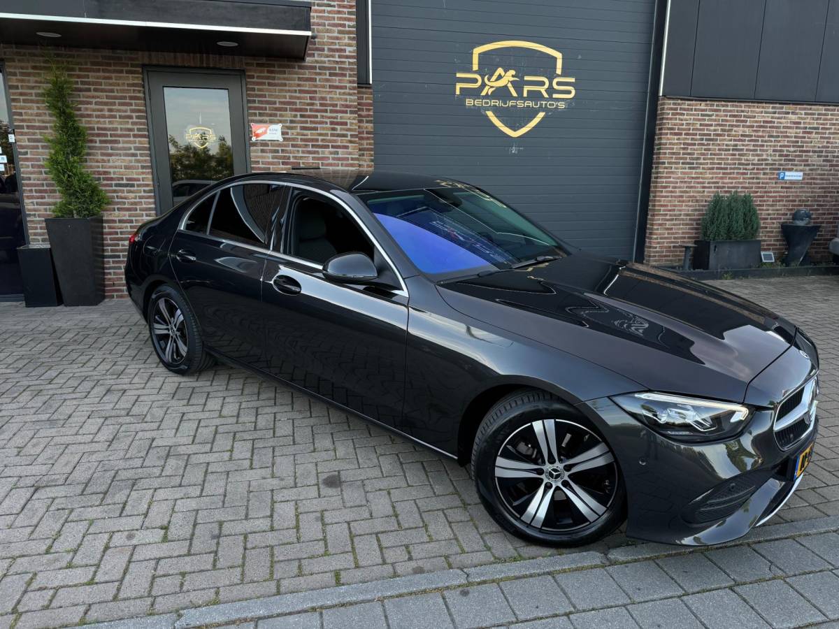 Mercedes-Benz C-Klasse Mercedes-Benz C-klasse 180 Luxury Line Automaat 170PK zeer nette Dealer Garantie