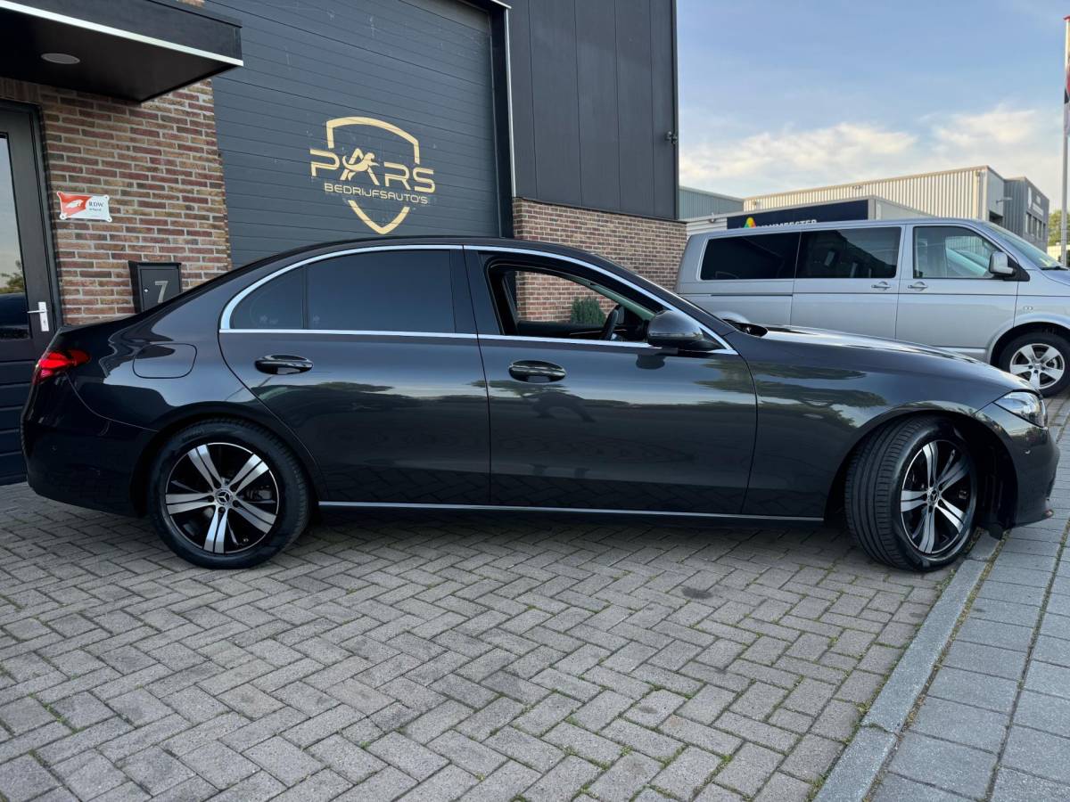 Mercedes-Benz C-Klasse Mercedes-Benz C-klasse 180 Luxury Line Automaat 170PK zeer nette Dealer Garantie