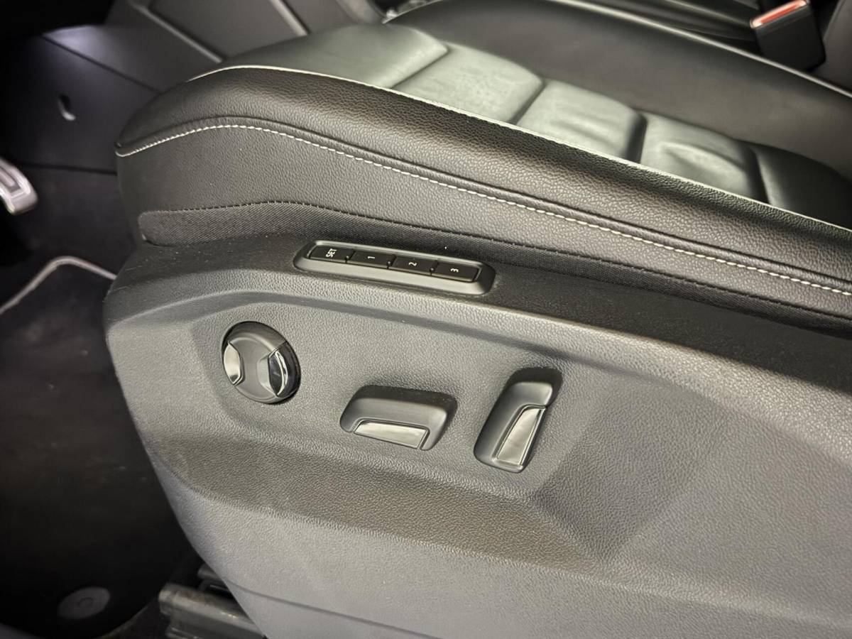 Volkswagen Tiguan Volkswagen Tiguan 1.4 TSI eHybrid R-Line Black Edtion Leer Pano Memory 360°
