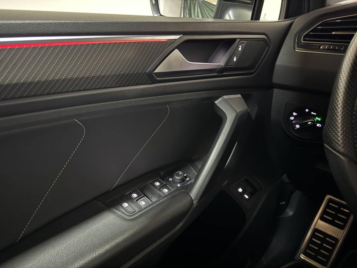 Volkswagen Tiguan Volkswagen Tiguan 1.4 TSI eHybrid R-Line Black Edtion Leer Pano Memory 360°