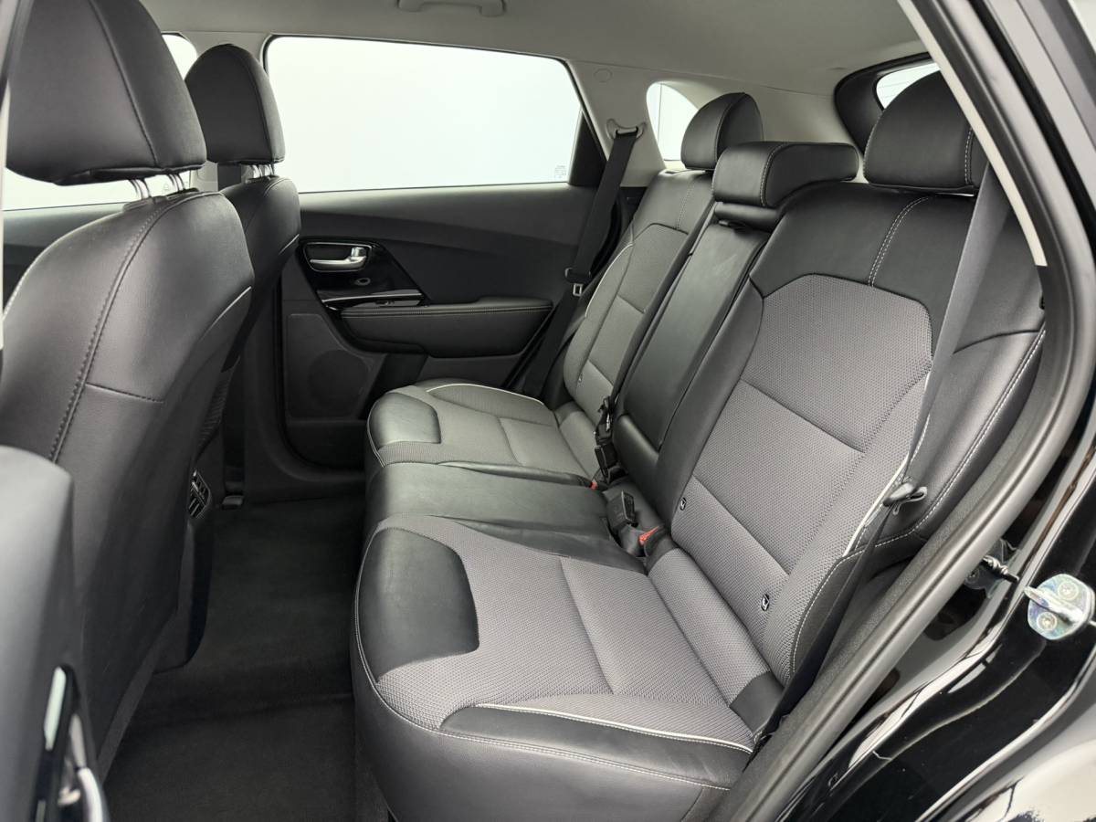 Kia e-Niro Kia e-Niro DynamicLine 64 kWh SOH 96,9% | Warmtepomp | Camera | Carplay&Android | Adaptieve Cruise