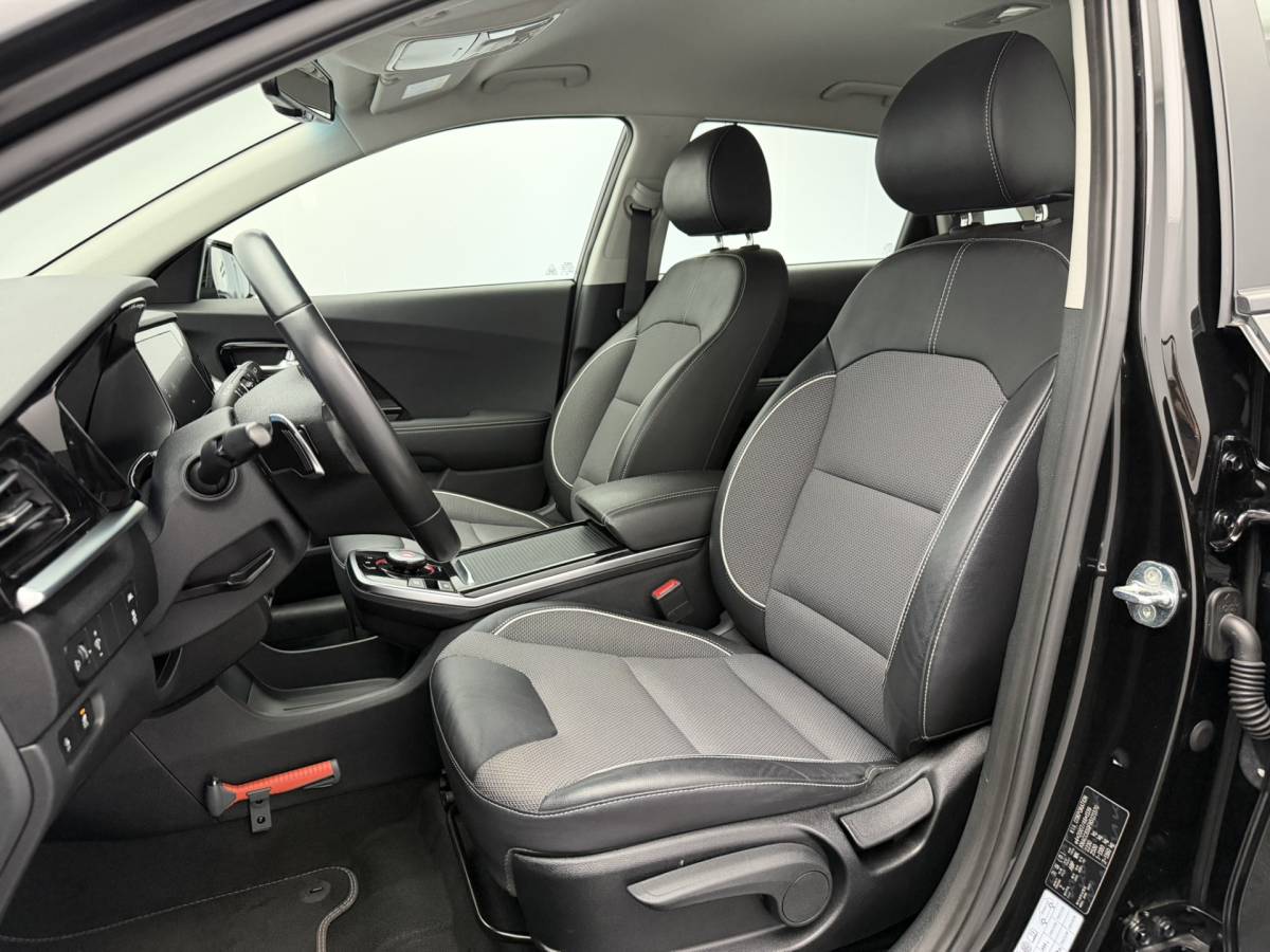 Kia e-Niro Kia e-Niro DynamicLine 64 kWh SOH 96,9% | Warmtepomp | Camera | Carplay&Android | Adaptieve Cruise