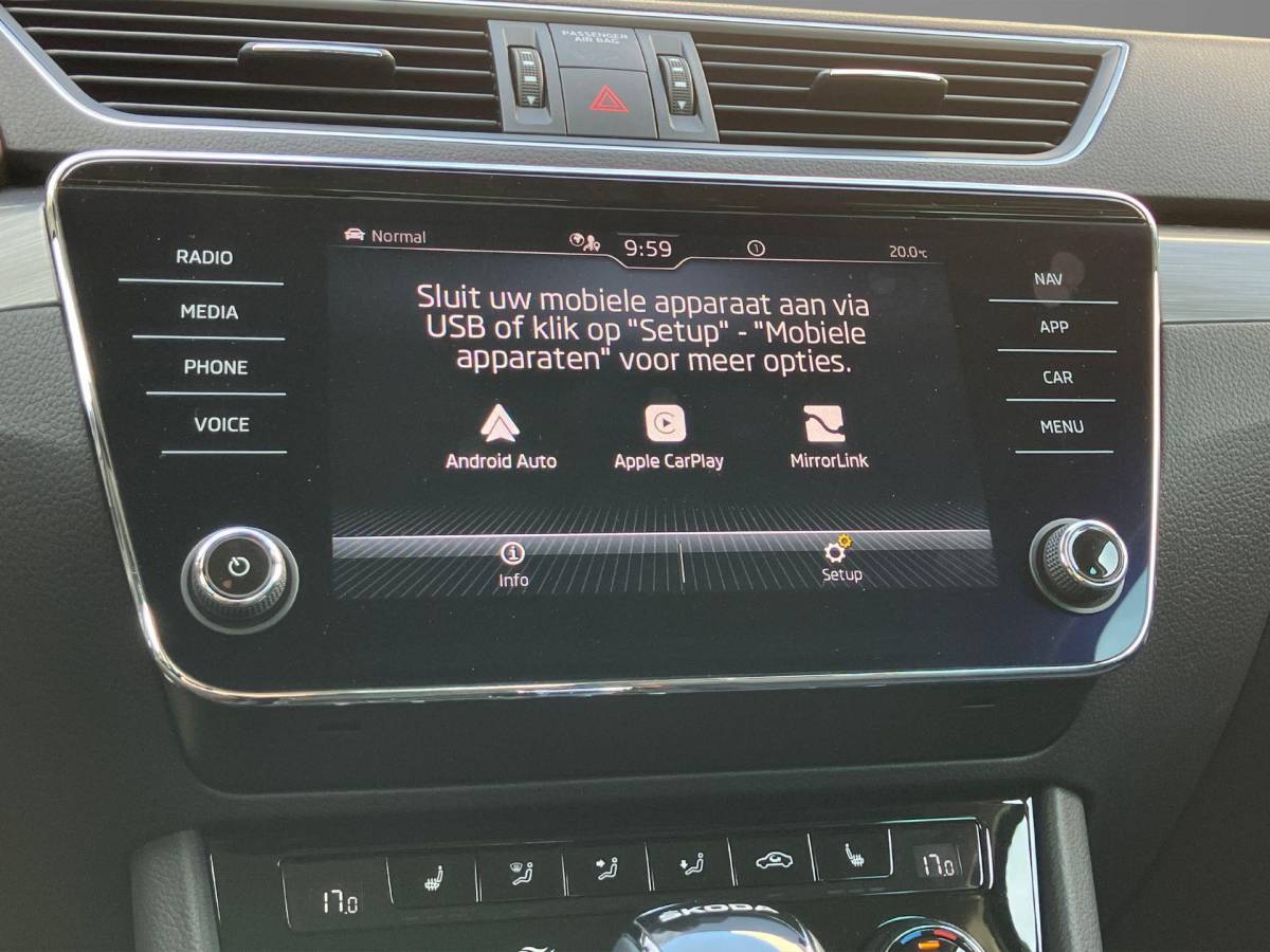 Škoda Superb Skoda Superb Combi 1.4TSI 160kW/218PK iV Business Edition Plus · Navigatie · Apple/Android Car Play · Camera + Parkeersensoren · Garantie t/m 27-03-2028 of 60000km.