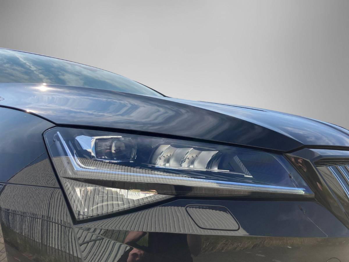 Škoda Superb Skoda Superb Combi 1.4TSI 160kW/218PK iV Business Edition Plus · Navigatie · Apple/Android Car Play · Camera + Parkeersensoren · Garantie t/m 27-03-2028 of 60000km.