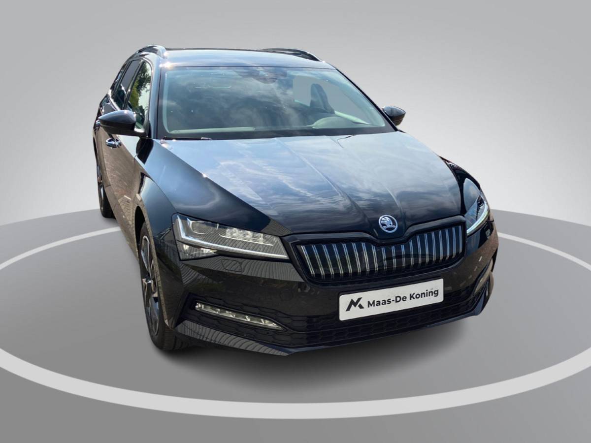 Škoda Superb Skoda Superb Combi 1.4TSI 160kW/218PK iV Business Edition Plus · Navigatie · Apple/Android Car Play · Camera + Parkeersensoren · Garantie t/m 27-03-2028 of 60000km.