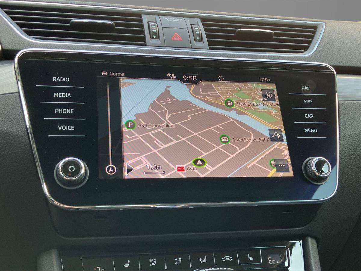 Škoda Superb Skoda Superb Combi 1.4TSI 160kW/218PK iV Business Edition Plus · Navigatie · Apple/Android Car Play · Camera + Parkeersensoren · Garantie t/m 27-03-2028 of 60000km.