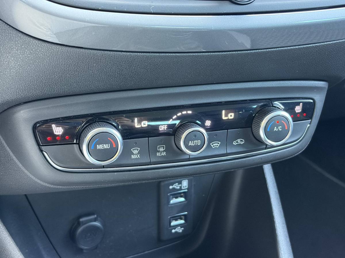 Opel Crossland X Opel Crossland X 1.2 Turbo Innovation ✓1e Eigenaar✓Dealer Onderhouden✓360° Camera✓Carplay✓Navi✓6 Bak✓110pk✓Keylss✓Halfleder✓Pdc V+A✓Lm velgen✓N.A.P✓Rijstrooksensor✓Dodehoeksensor✓Apk tot 09-2028