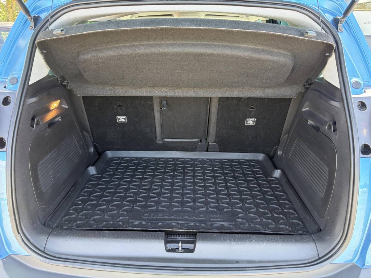 Opel Crossland X Opel Crossland X 1.2 Turbo Innovation ✓1e Eigenaar✓Dealer Onderhouden✓360° Camera✓Carplay✓Navi✓6 Bak✓110pk✓Keylss✓Halfleder✓Pdc V+A✓Lm velgen✓N.A.P✓Rijstrooksensor✓Dodehoeksensor✓Apk tot 09-2028