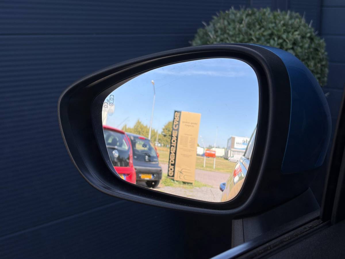 Opel Crossland X Opel Crossland X 1.2 Turbo Innovation ✓1e Eigenaar✓Dealer Onderhouden✓360° Camera✓Carplay✓Navi✓6 Bak✓110pk✓Keylss✓Halfleder✓Pdc V+A✓Lm velgen✓N.A.P✓Rijstrooksensor✓Dodehoeksensor✓Apk tot 09-2028