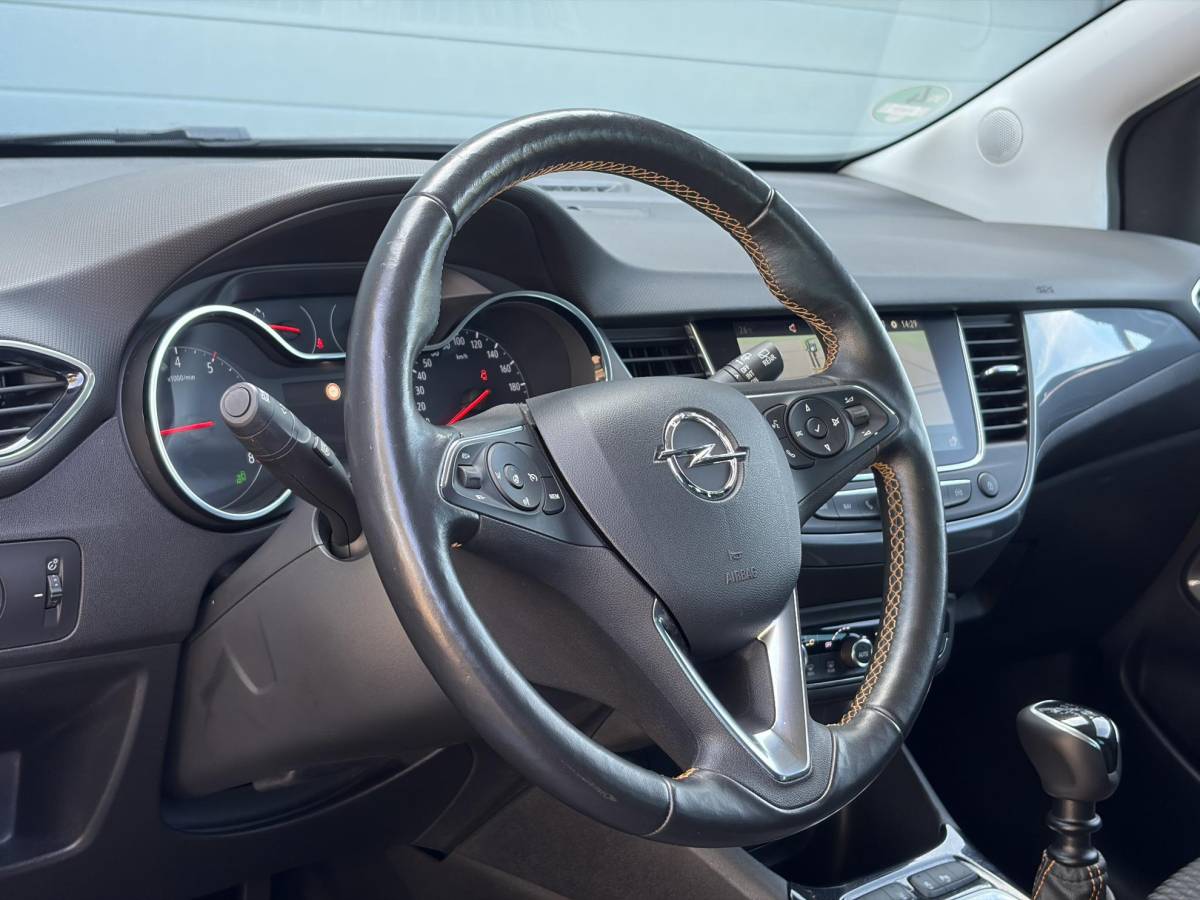 Opel Crossland X Opel Crossland X 1.2 Turbo Innovation ✓1e Eigenaar✓Dealer Onderhouden✓360° Camera✓Carplay✓Navi✓6 Bak✓110pk✓Keylss✓Halfleder✓Pdc V+A✓Lm velgen✓N.A.P✓Rijstrooksensor✓Dodehoeksensor✓Apk tot 09-2028