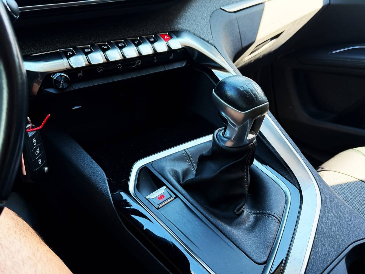 Peugeot 5008 Peugeot 5008 1.2 PureTech GT-Line 7 pers Carplay_Trekh_Navi_Leder