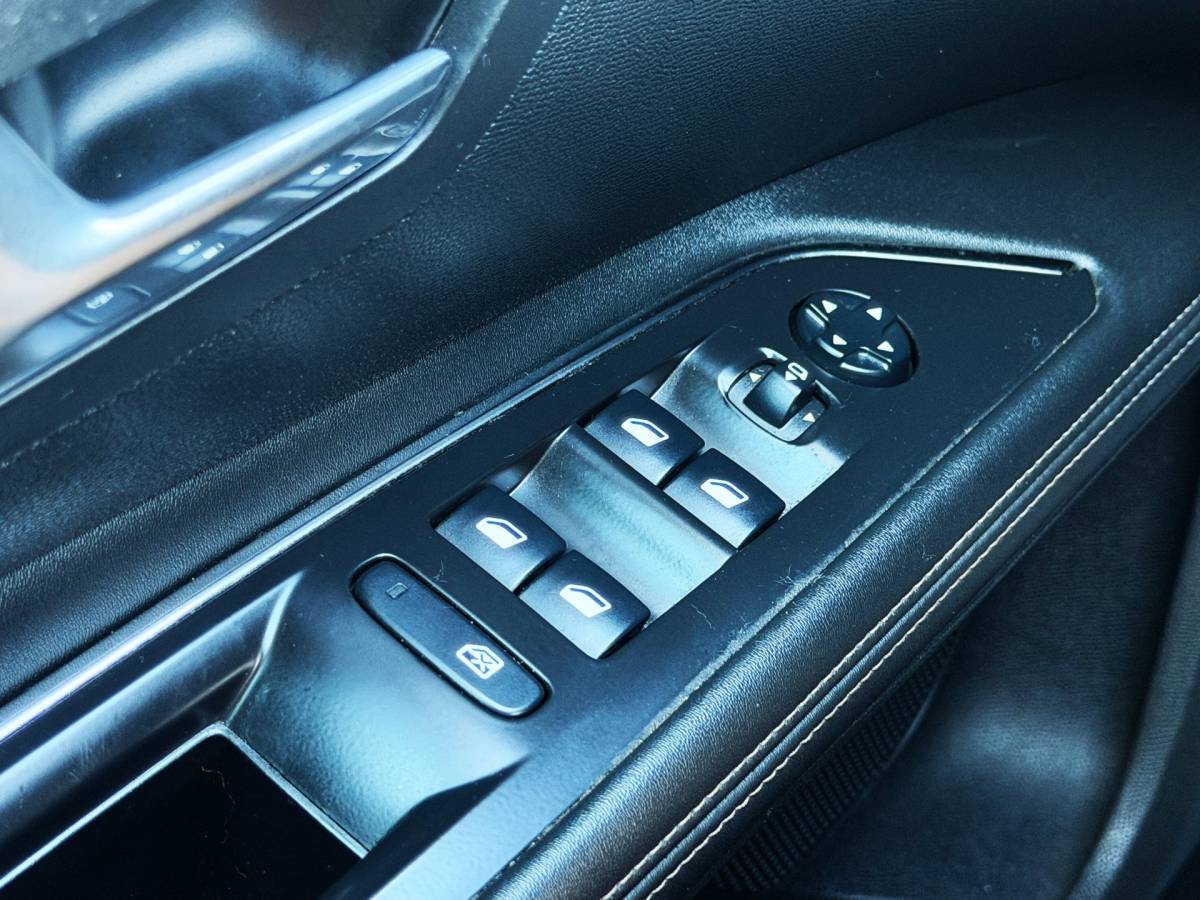 Peugeot 5008 Peugeot 5008 1.2 PureTech GT-Line 7 pers Carplay_Trekh_Navi_Leder
