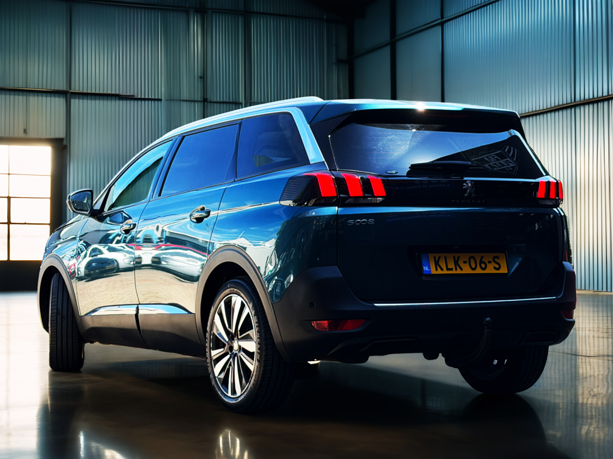 Peugeot 5008 Peugeot 5008 1.2 PureTech GT-Line 7 pers Carplay_Trekh_Navi_Leder