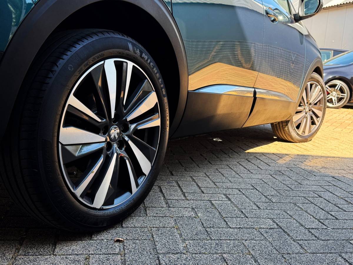 Peugeot 5008 Peugeot 5008 1.2 PureTech GT-Line 7 pers Carplay_Trekh_Navi_Leder