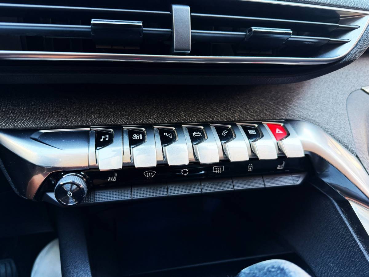 Peugeot 5008 Peugeot 5008 1.2 PureTech GT-Line 7 pers Carplay_Trekh_Navi_Leder