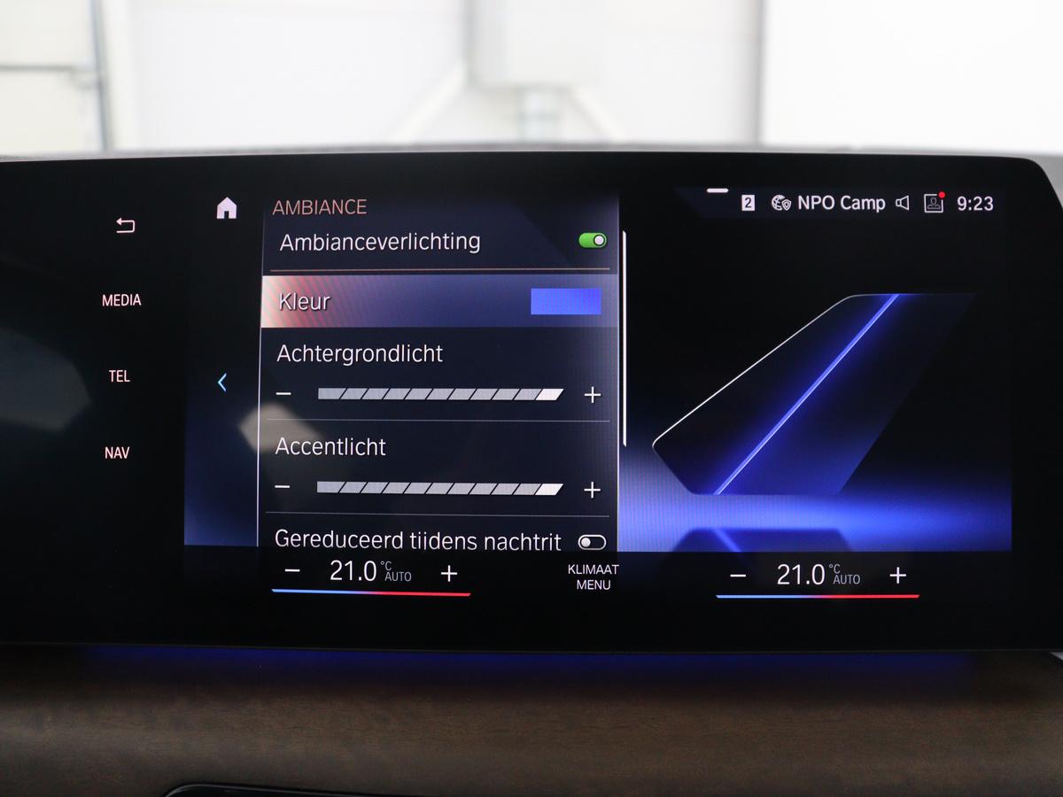 BMW 2 Serie BMW 2-serie Active Tourer 220i | Leder | Cruise control | Navigatie | Carplay | Sfeerverlichting | Virtueel dashboard | Camera | Park assist | Trekhaak