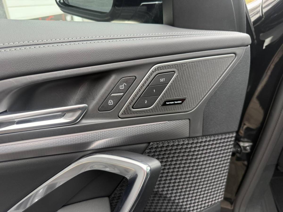 BMW X1 BMW X1 xDrive30e M SPORT MASSAGE ,PANO ,LEER ,HEAD UP