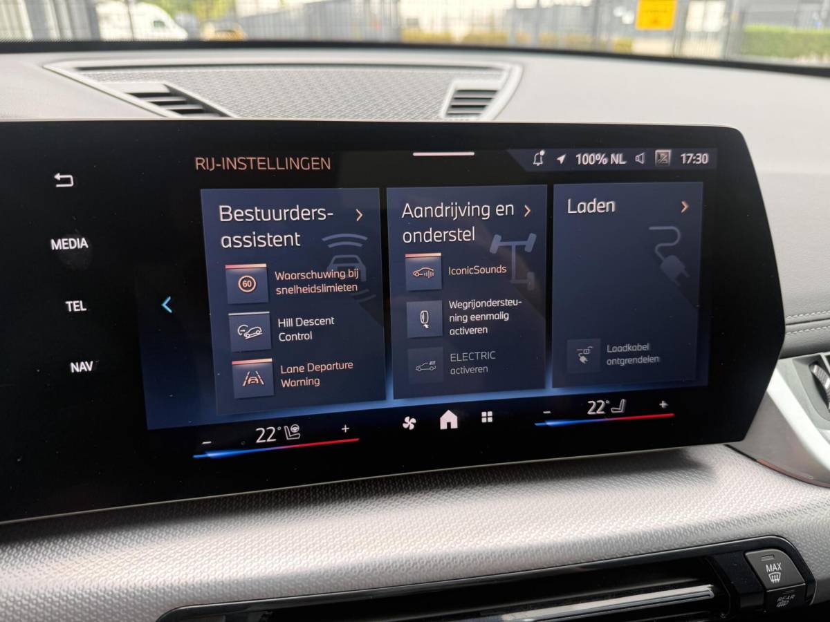 BMW X1 BMW X1 xDrive30e M SPORT MASSAGE ,PANO ,LEER ,HEAD UP