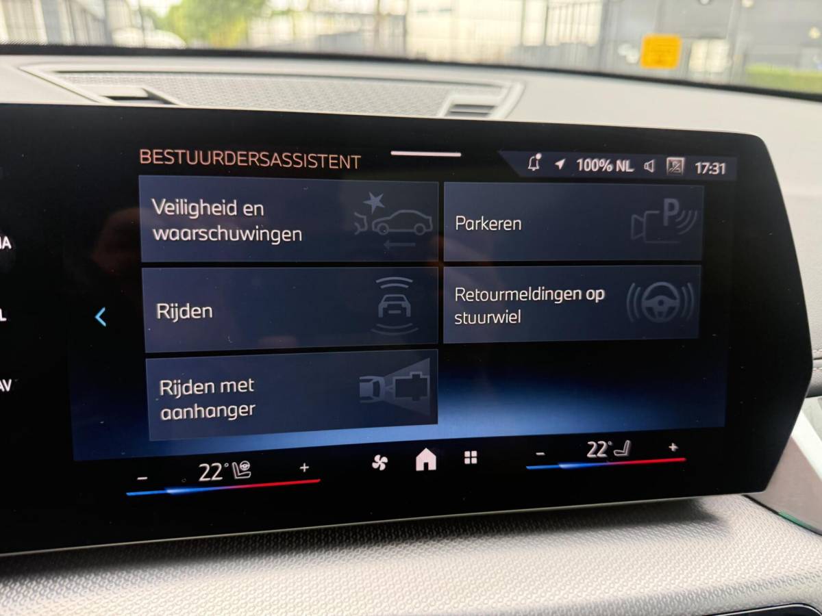 BMW X1 BMW X1 xDrive30e M SPORT MASSAGE ,PANO ,LEER ,HEAD UP