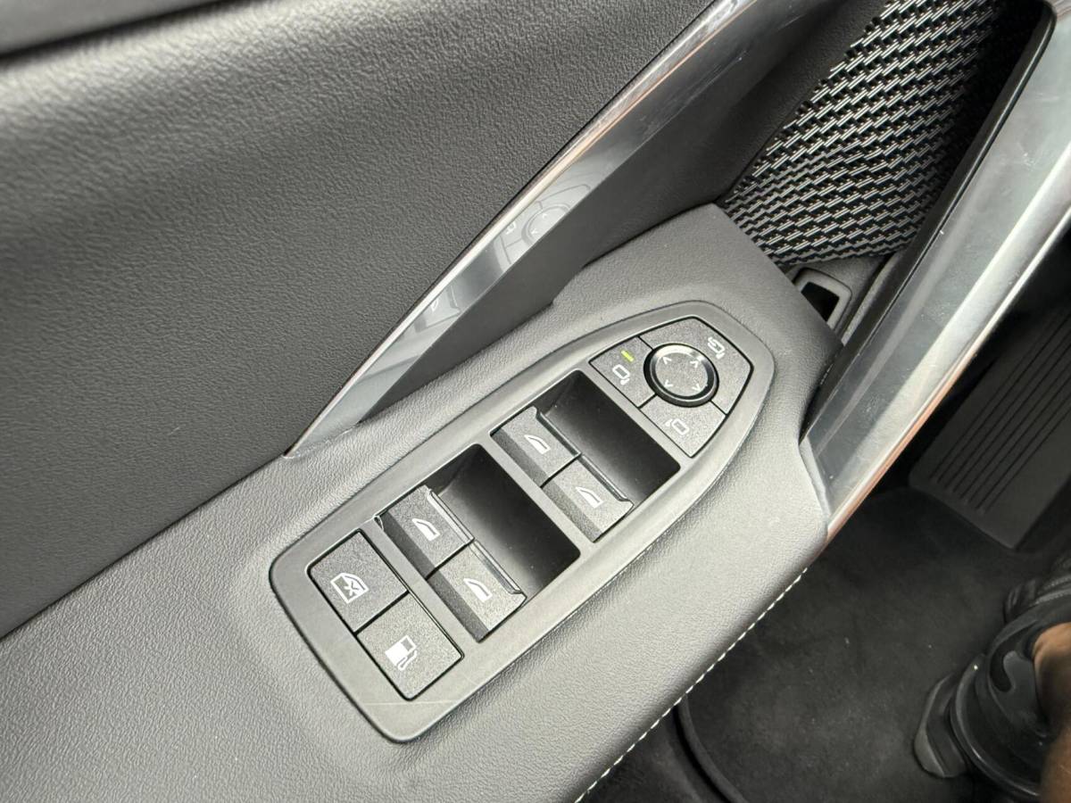 BMW X1 BMW X1 xDrive30e M SPORT MASSAGE ,PANO ,LEER ,HEAD UP