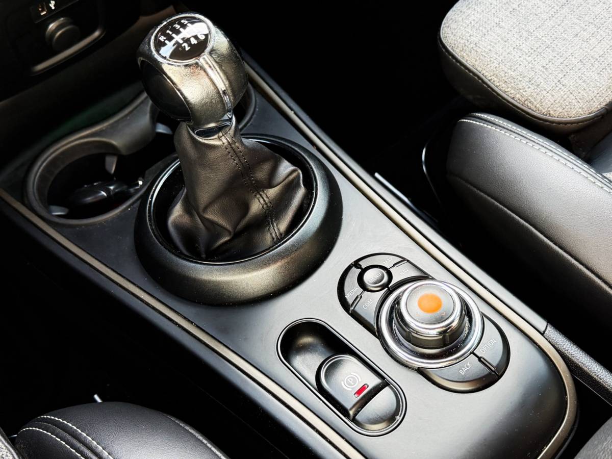MINI Countryman Mini Countryman 1.5 One Navi_Clima_parkeer assist_Cruise_Botssensor