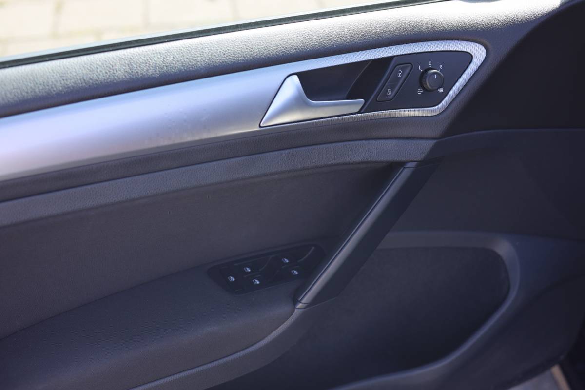 Volkswagen Golf Volkswagen Golf 1.0 TSI COMFORTLINE | NAVI | CARPLAY | CAMERA