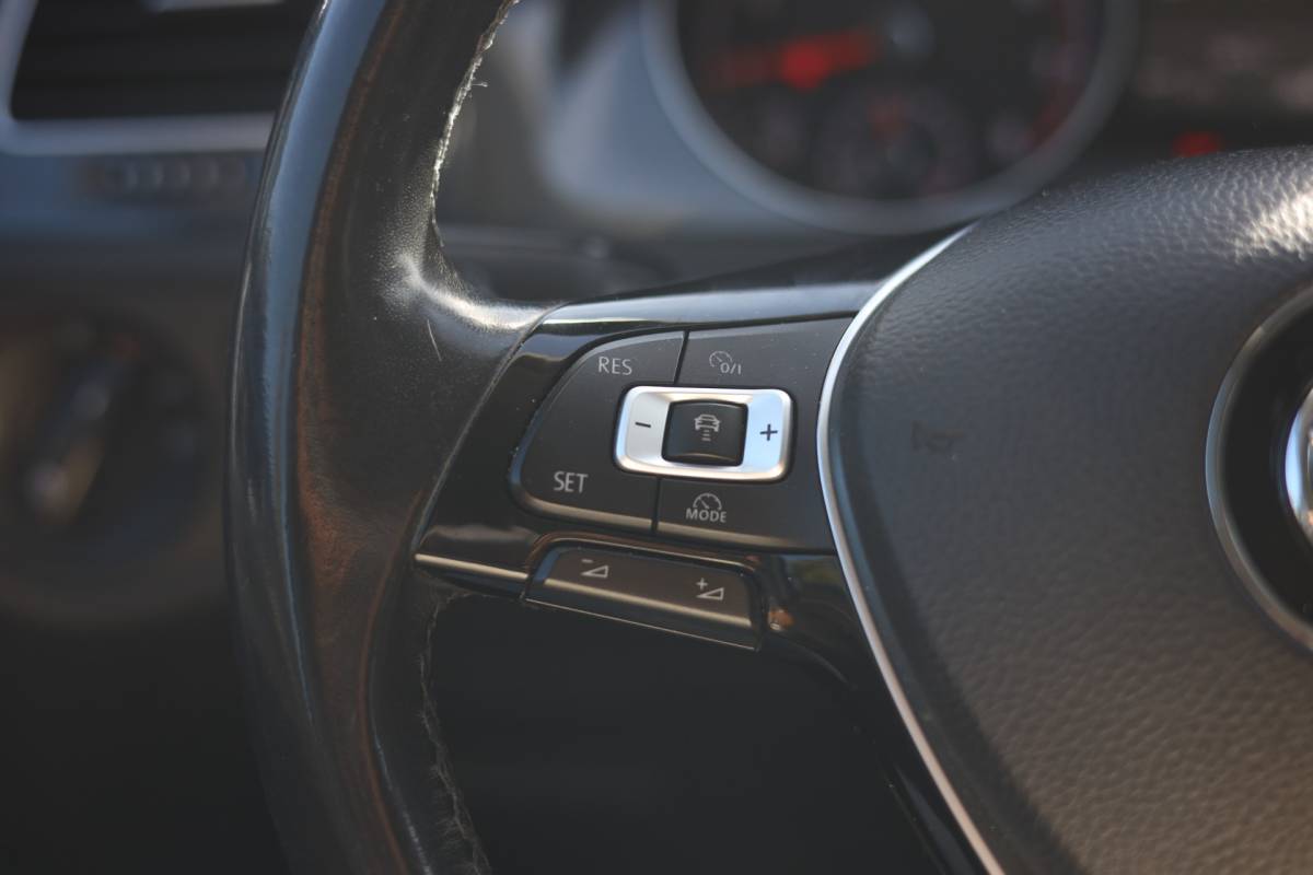 Volkswagen Golf Volkswagen Golf 1.0 TSI COMFORTLINE | NAVI | CARPLAY | CAMERA