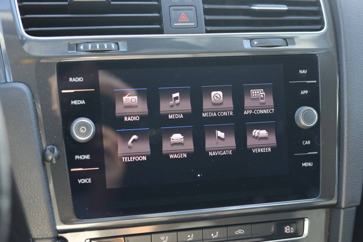 Volkswagen Golf Volkswagen Golf 1.0 TSI COMFORTLINE | NAVI | CARPLAY | CAMERA
