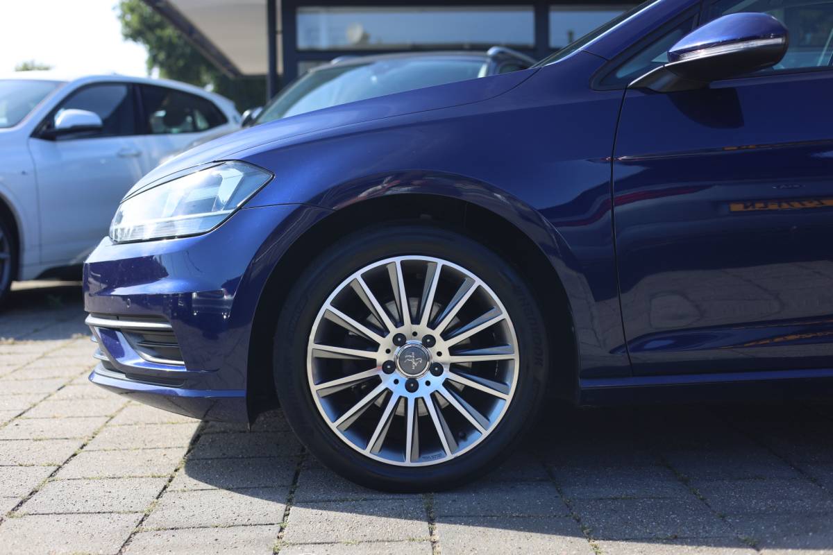 Volkswagen Golf Volkswagen Golf 1.0 TSI COMFORTLINE | NAVI | CARPLAY | CAMERA