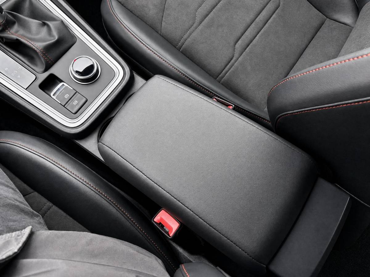 SEAT Ateca SEAT Ateca FR Business Intense 1.5 TSI 110 kW / 150 PK SUV 7 versn. DSG | 19” Lichtmetalen Velgen | 5000,- euro Herwaardering!!