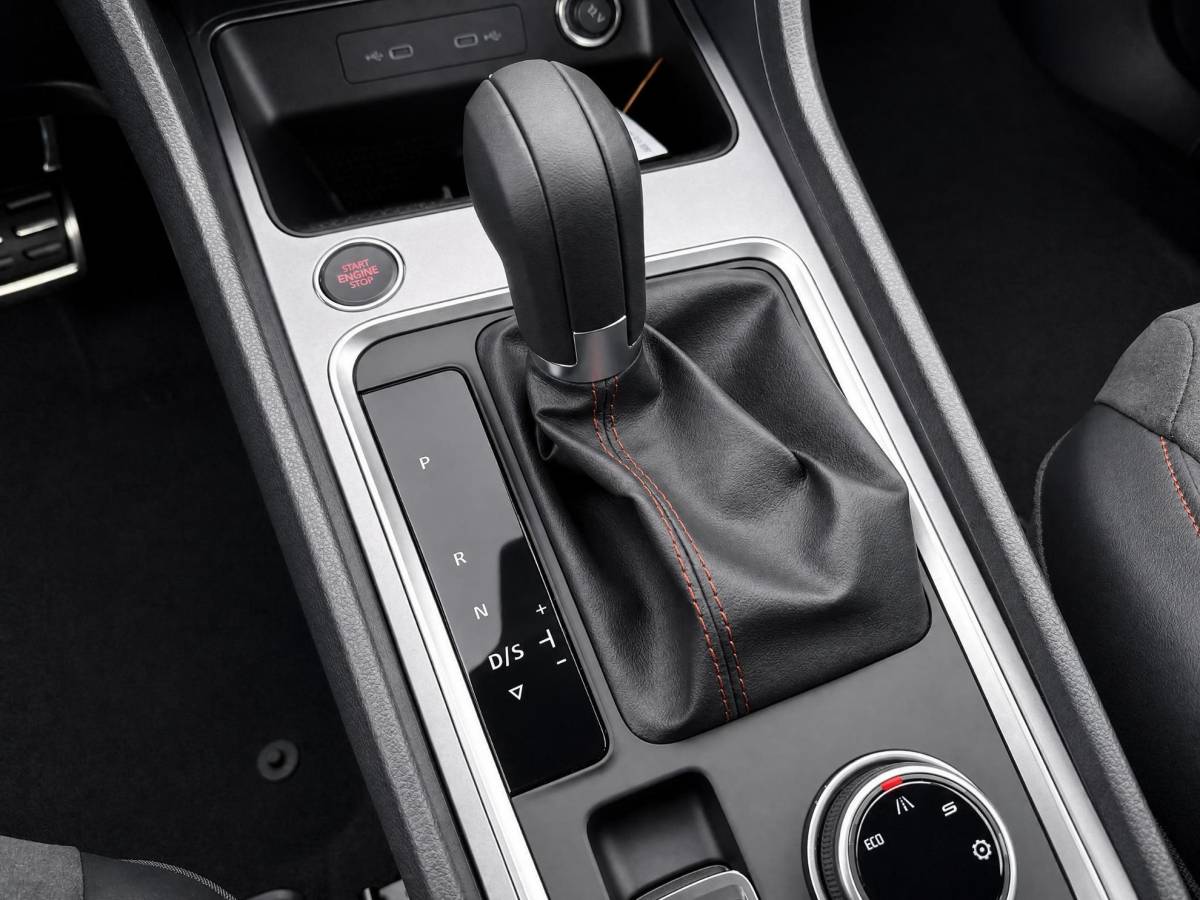 SEAT Ateca SEAT Ateca FR Business Intense 1.5 TSI 110 kW / 150 PK SUV 7 versn. DSG | 19” Lichtmetalen Velgen | 5000,- euro Herwaardering!!