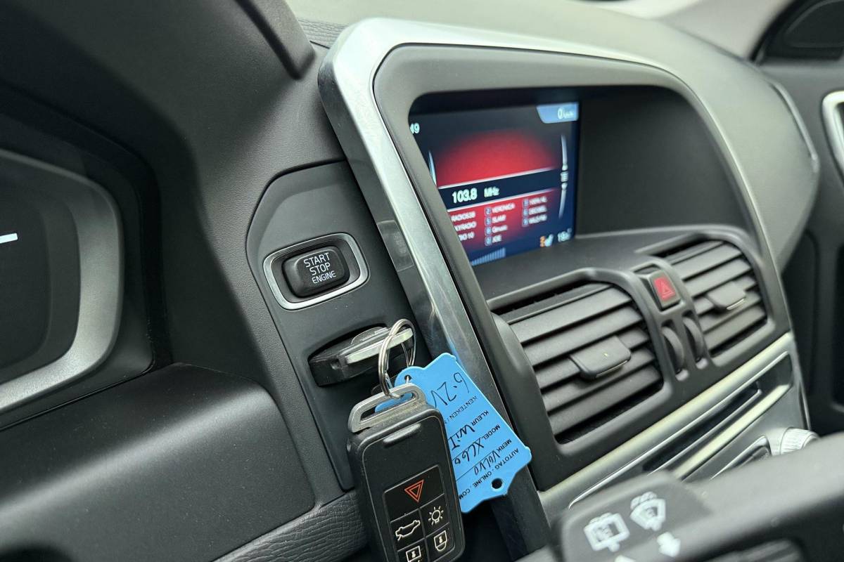 Volvo XC60 Volvo XC60 2.0 T5 FWD Ocean Race 245pk | Panorama dak | Elektrische stoelen | Verwarmde voorruit | Stoelverwarming | Handsfree kofferklep | Camera | Lederen bekleding | Afneembare trekhaak | 1.600kg trekgewicht | NL auto