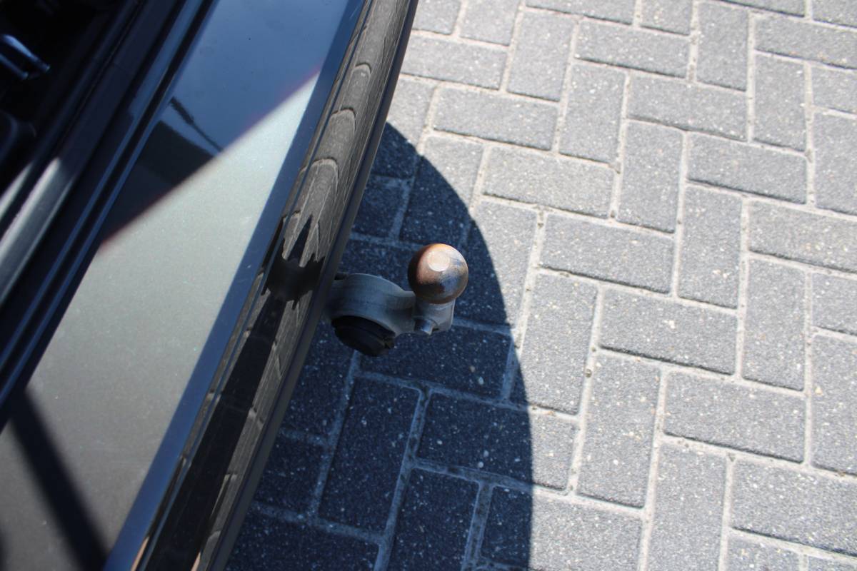 Volvo V60 Volvo V60 B3 164PK Automaat Momentum Advantage | Trekhaak | Camera + PDC | Pilot Assist | Getint glas | Verw. Stoel- & stuurwiel |