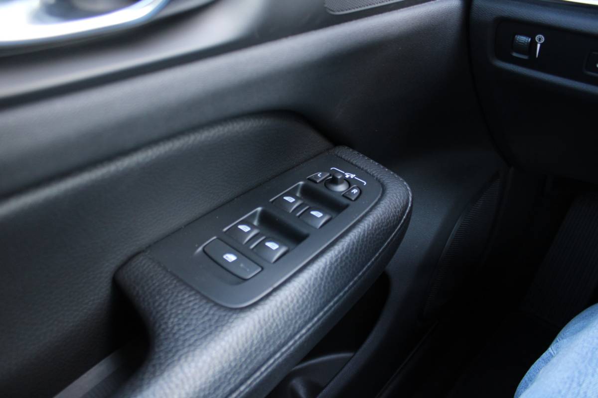 Volvo V60 Volvo V60 B3 164PK Automaat Momentum Advantage | Trekhaak | Camera + PDC | Pilot Assist | Getint glas | Verw. Stoel- & stuurwiel |