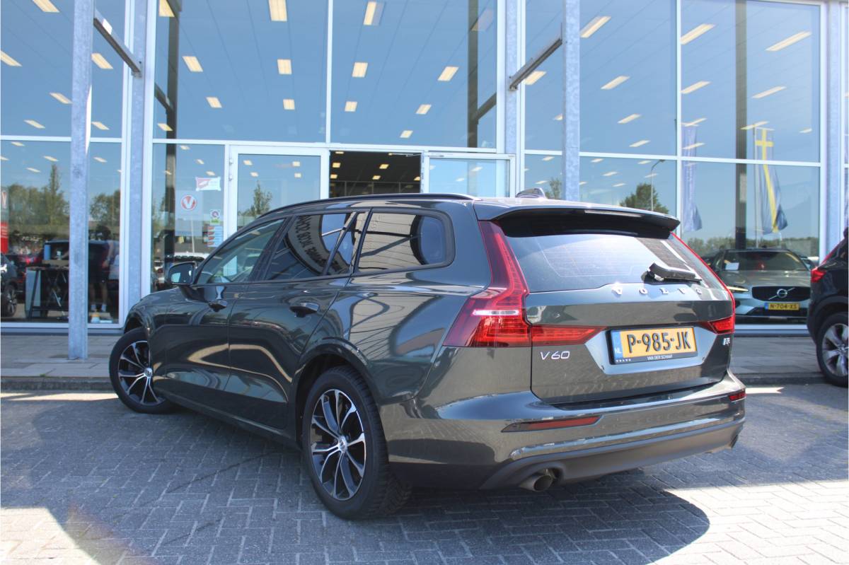 Volvo V60 Volvo V60 B3 164PK Automaat Momentum Advantage | Trekhaak | Camera + PDC | Pilot Assist | Getint glas | Verw. Stoel- & stuurwiel |