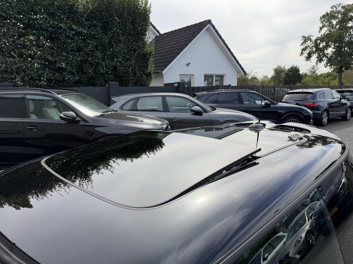 MINI 3-Deurs MINI 3-Deurs 1.5 Cooper John Cooper Works | Panoramadak | Camera | Harmon Kardon | DAB |