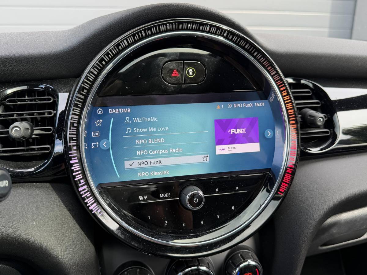 MINI 3-Deurs MINI 3-Deurs 1.5 Cooper John Cooper Works | Panoramadak | Camera | Harmon Kardon | DAB |