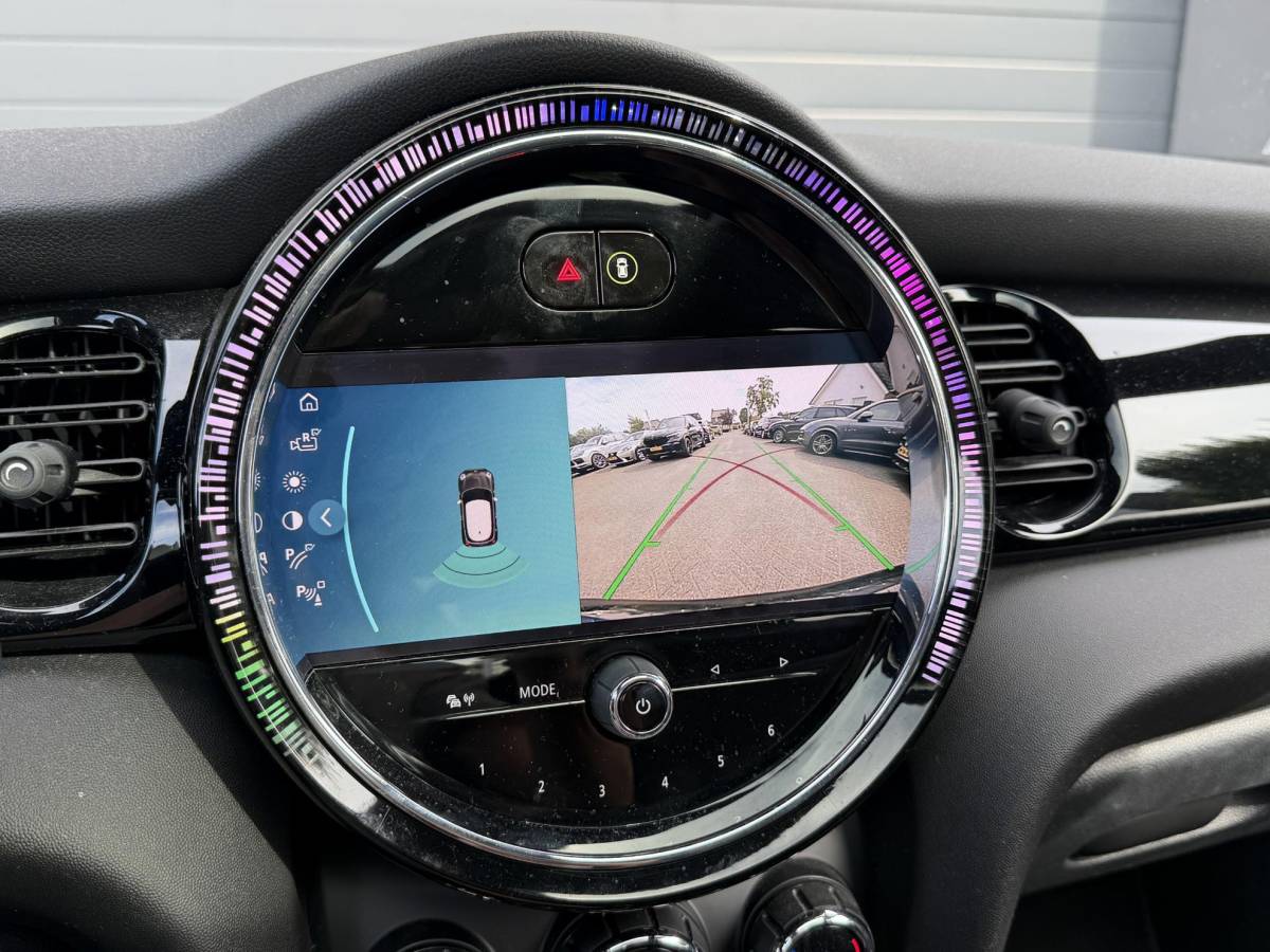 MINI 3-Deurs MINI 3-Deurs 1.5 Cooper John Cooper Works | Panoramadak | Camera | Harmon Kardon | DAB |