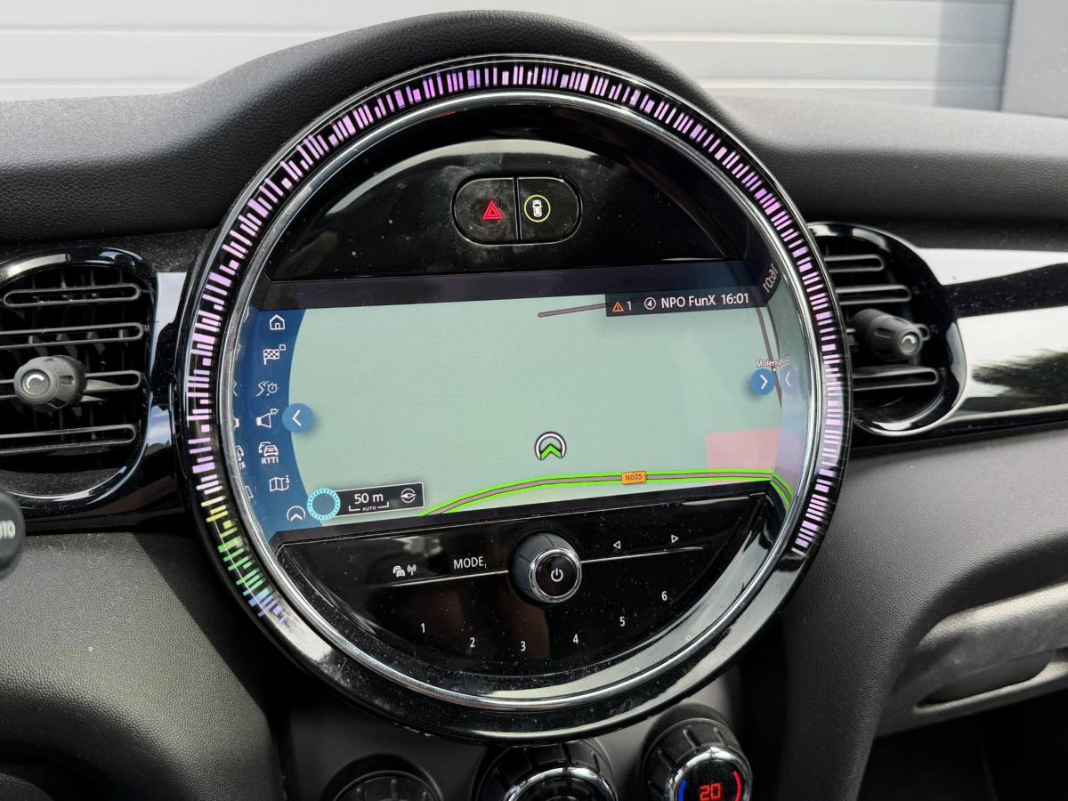 MINI 3-Deurs MINI 3-Deurs 1.5 Cooper John Cooper Works | Panoramadak | Camera | Harmon Kardon | DAB |
