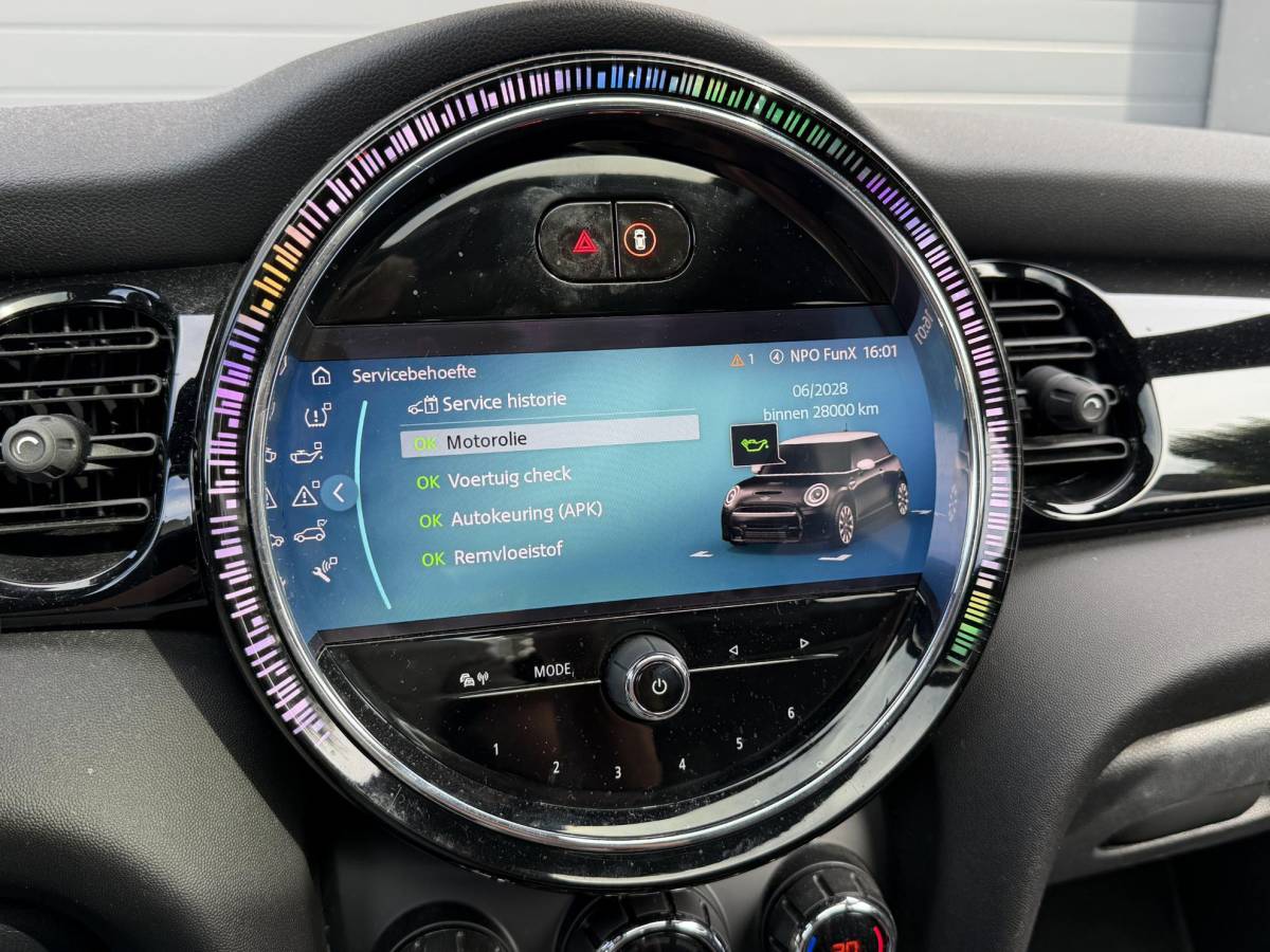 MINI 3-Deurs MINI 3-Deurs 1.5 Cooper John Cooper Works | Panoramadak | Camera | Harmon Kardon | DAB |