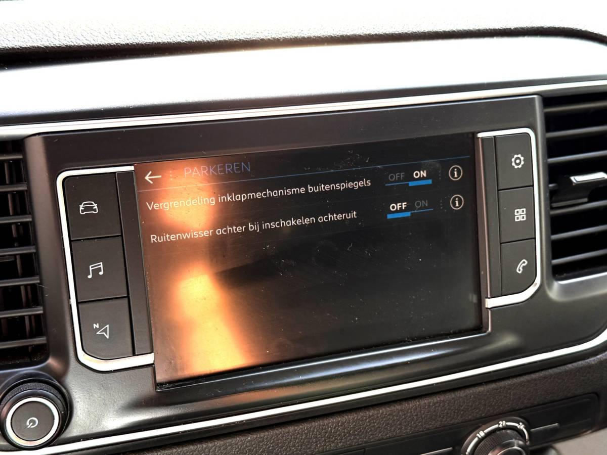 Peugeot Expert Peugeot EXPERT 1.5 BlueHDI 120 Standard Pro camera_carplay_Stoelverw