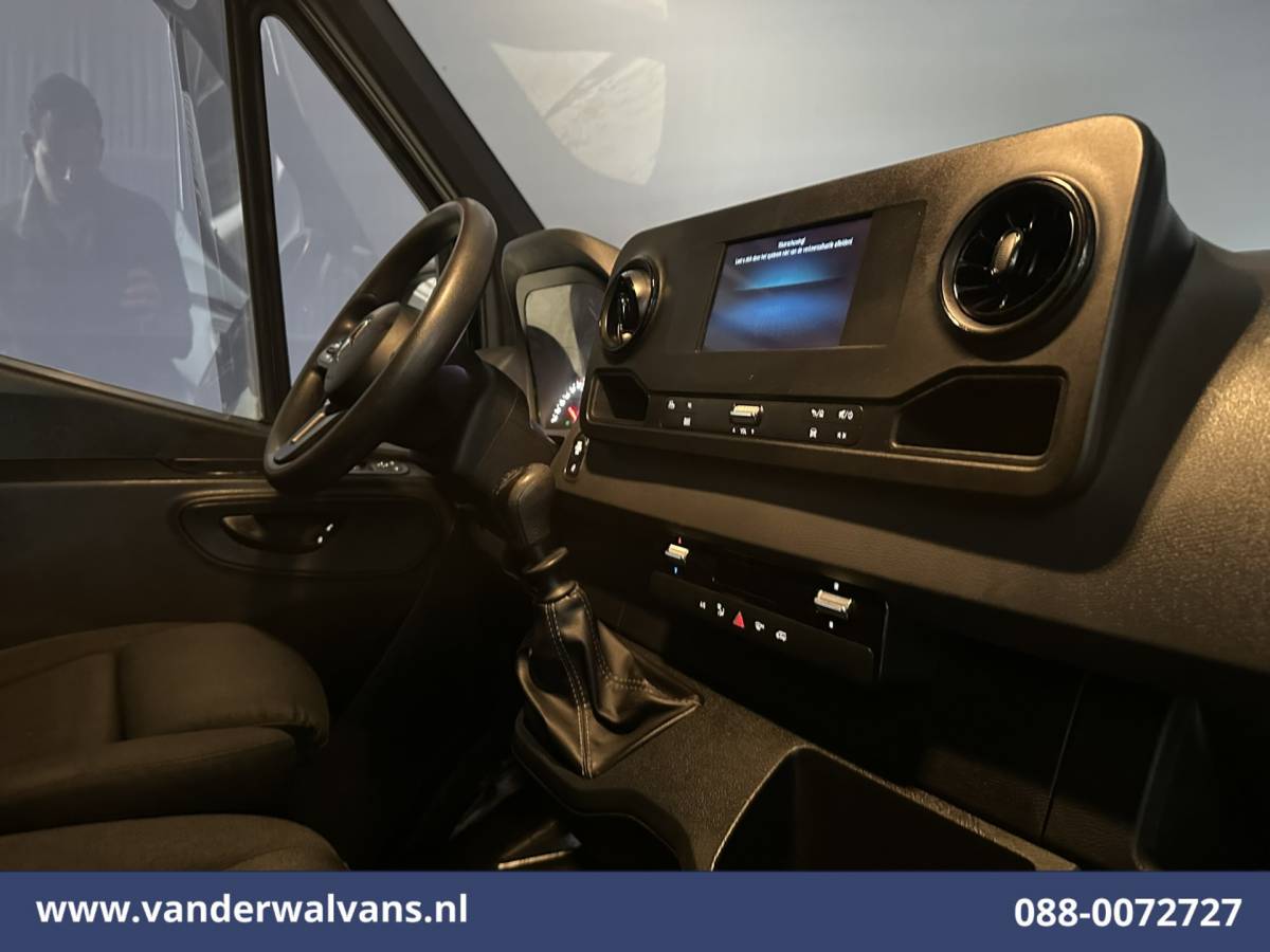 Mercedes-Benz Sprinter Mercedes-Benz Sprinter 314 CDI 143pk L2H2 Euro6 Airco | Imperiaal | Camera | Apple Carplay | LM Velgen | Cruisecontrol Android Auto, Trekhaak, Sidebars, Bumper Kit, Bijrijdersbank