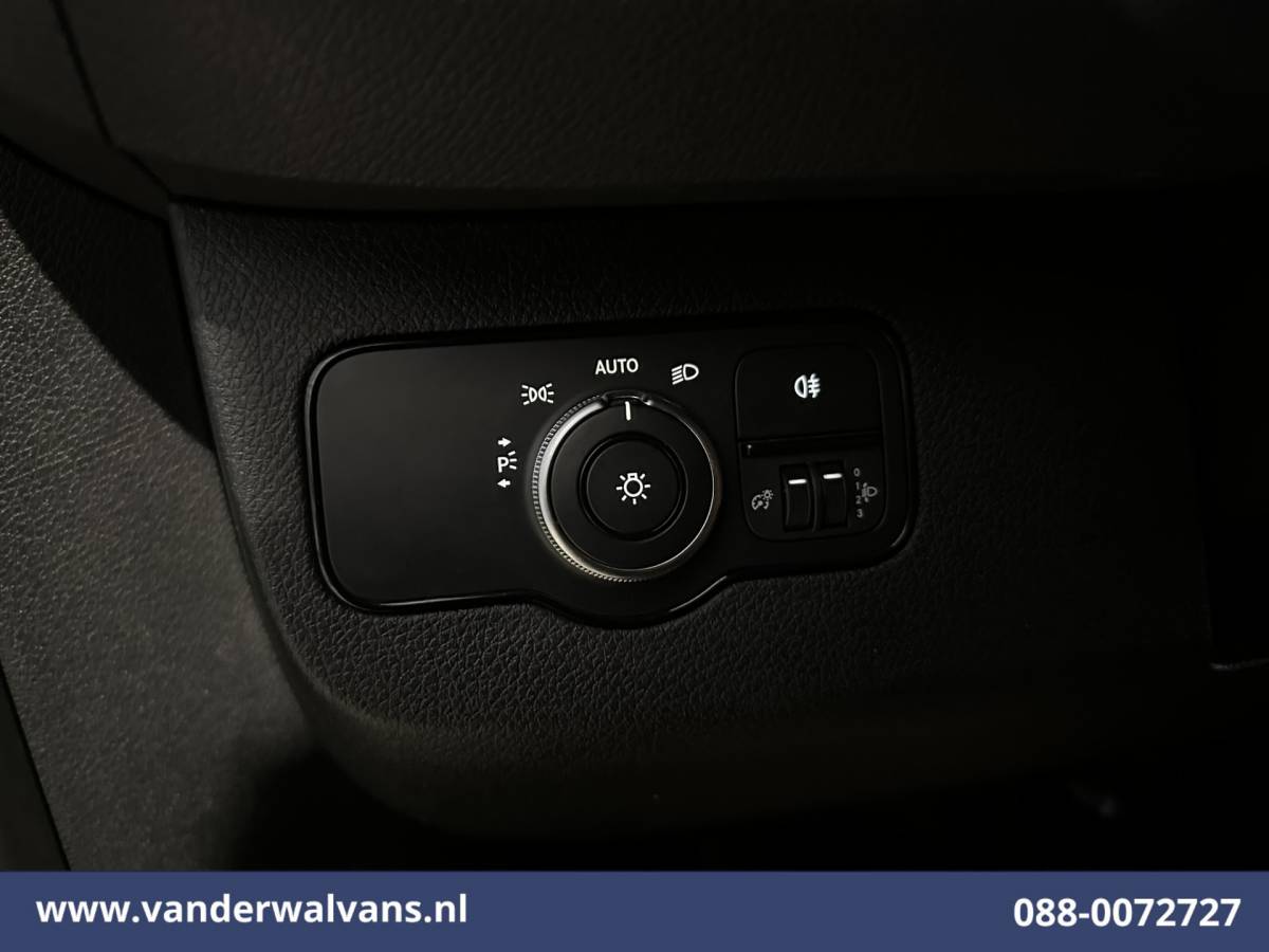 Mercedes-Benz Sprinter Mercedes-Benz Sprinter 314 CDI 143pk L2H2 Euro6 Airco | Imperiaal | Camera | Apple Carplay | LM Velgen | Cruisecontrol Android Auto, Trekhaak, Sidebars, Bumper Kit, Bijrijdersbank