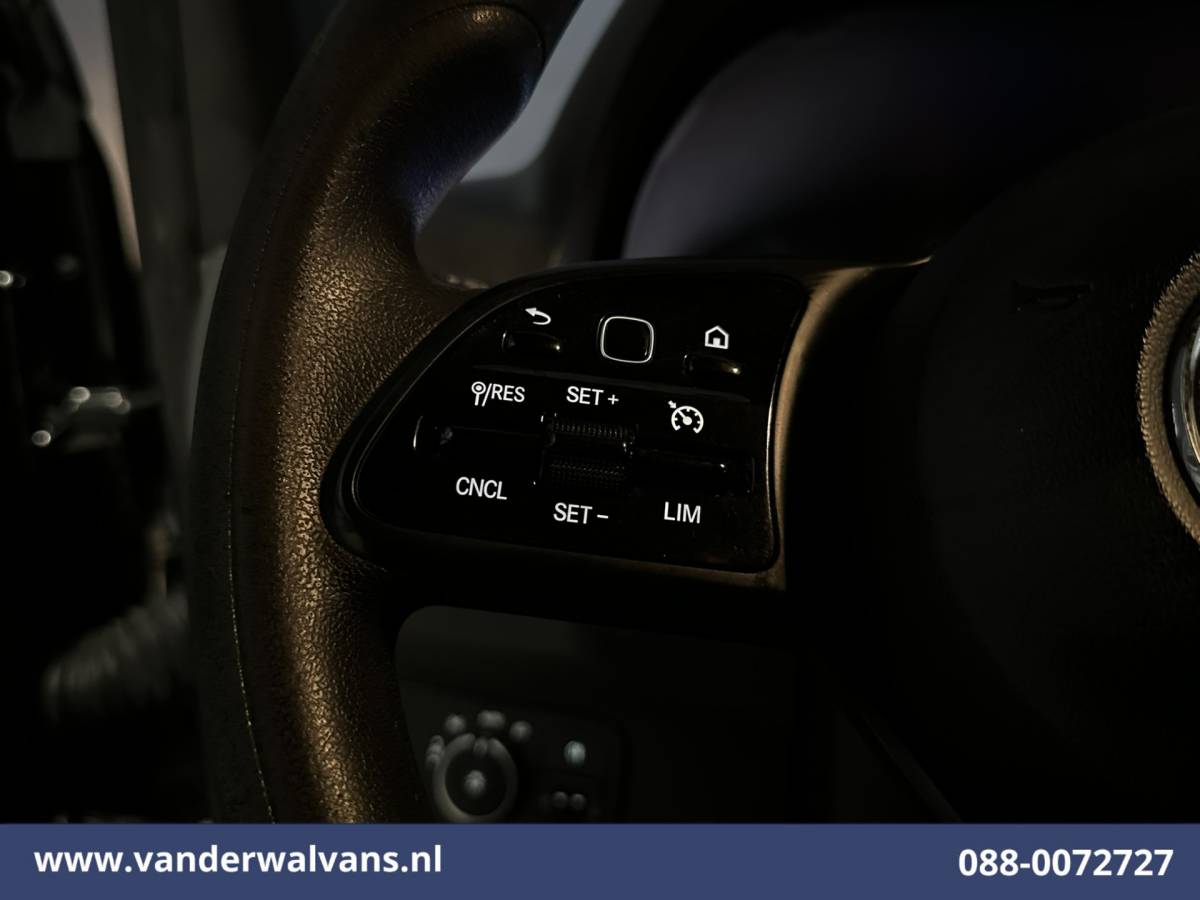 Mercedes-Benz Sprinter Mercedes-Benz Sprinter 314 CDI 143pk L2H2 Euro6 Airco | Imperiaal | Camera | Apple Carplay | LM Velgen | Cruisecontrol Android Auto, Trekhaak, Sidebars, Bumper Kit, Bijrijdersbank