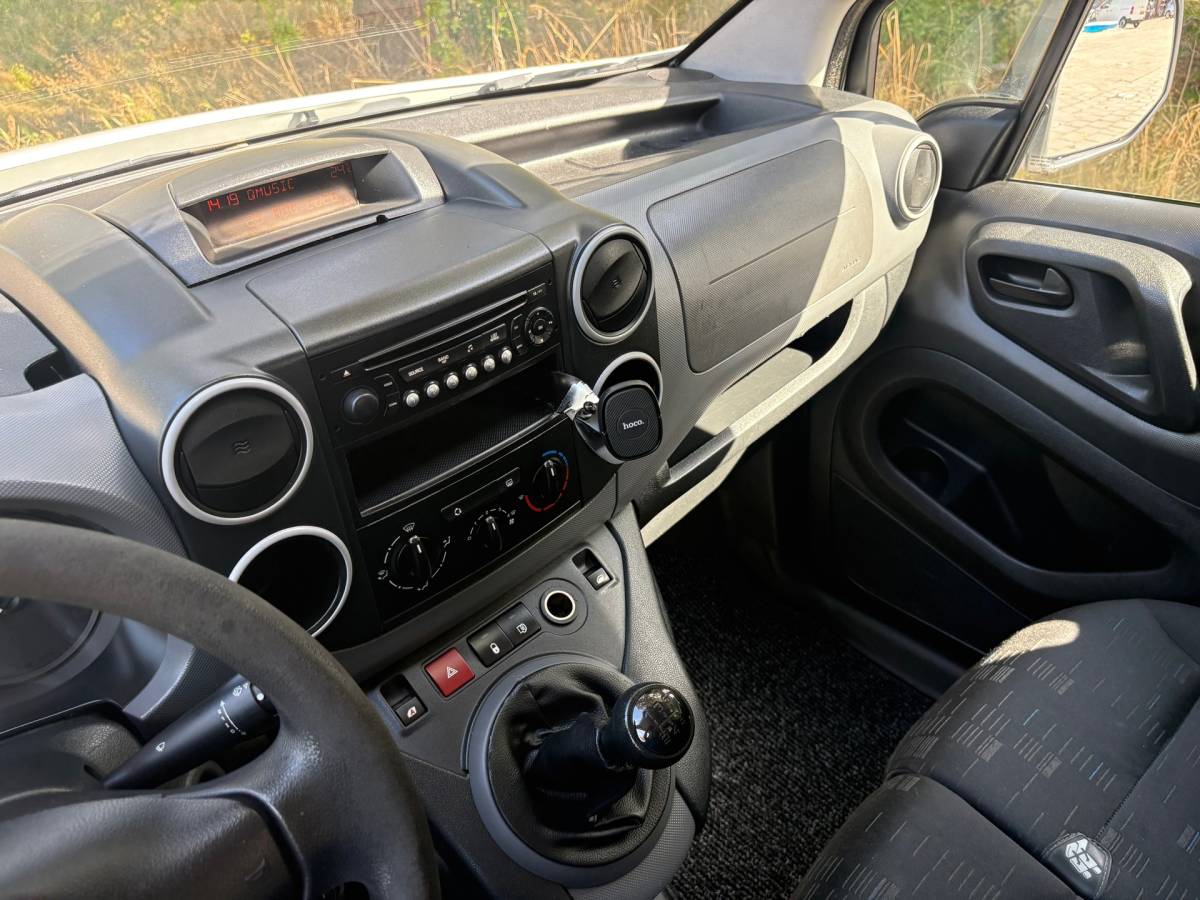 Citroën Berlingo Citroen Berlingo 1.6 VTi 500 Club|BENZINE|MARGE|trekhaak met 1200KG|radio|lichtmetalen velgen|schuifdeur met ruit|drie zitplaatsen