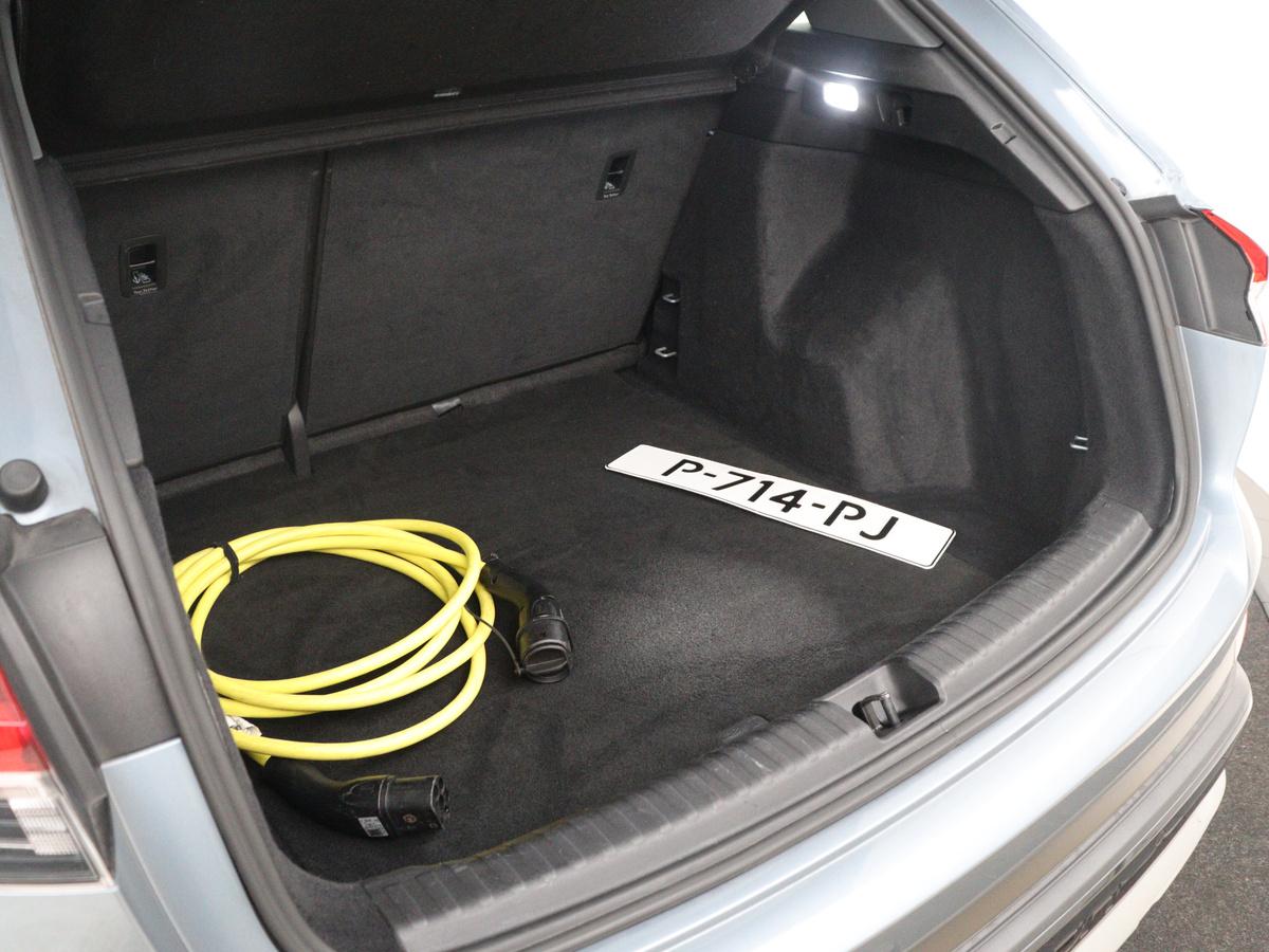 Audi Q4 e-tron Audi Q4 e-tron 40 Advanced edition 77 kWh | SOH 93,3% | Adaptive cruise | Stoelverwarming | Navigatie | Carplay | Climate control | Camera | Park assist | Trekhaak | 19″ velgen