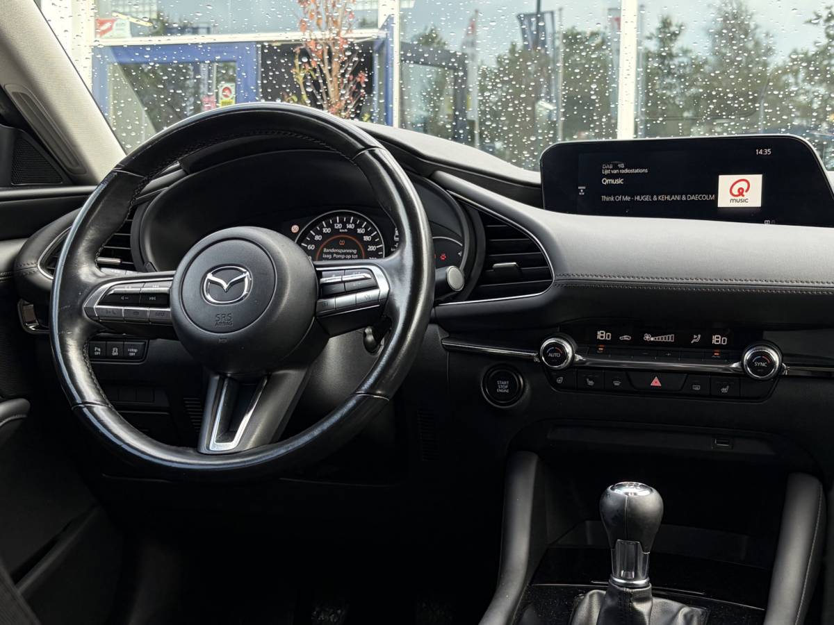 Mazda 3 Mazda 3 2.0 e-SkyActiv-X M Hybrid 186 Comfort | Camera | Navi | Stoelvrw. | Carplay | Rijklaar met beurt & garantie!