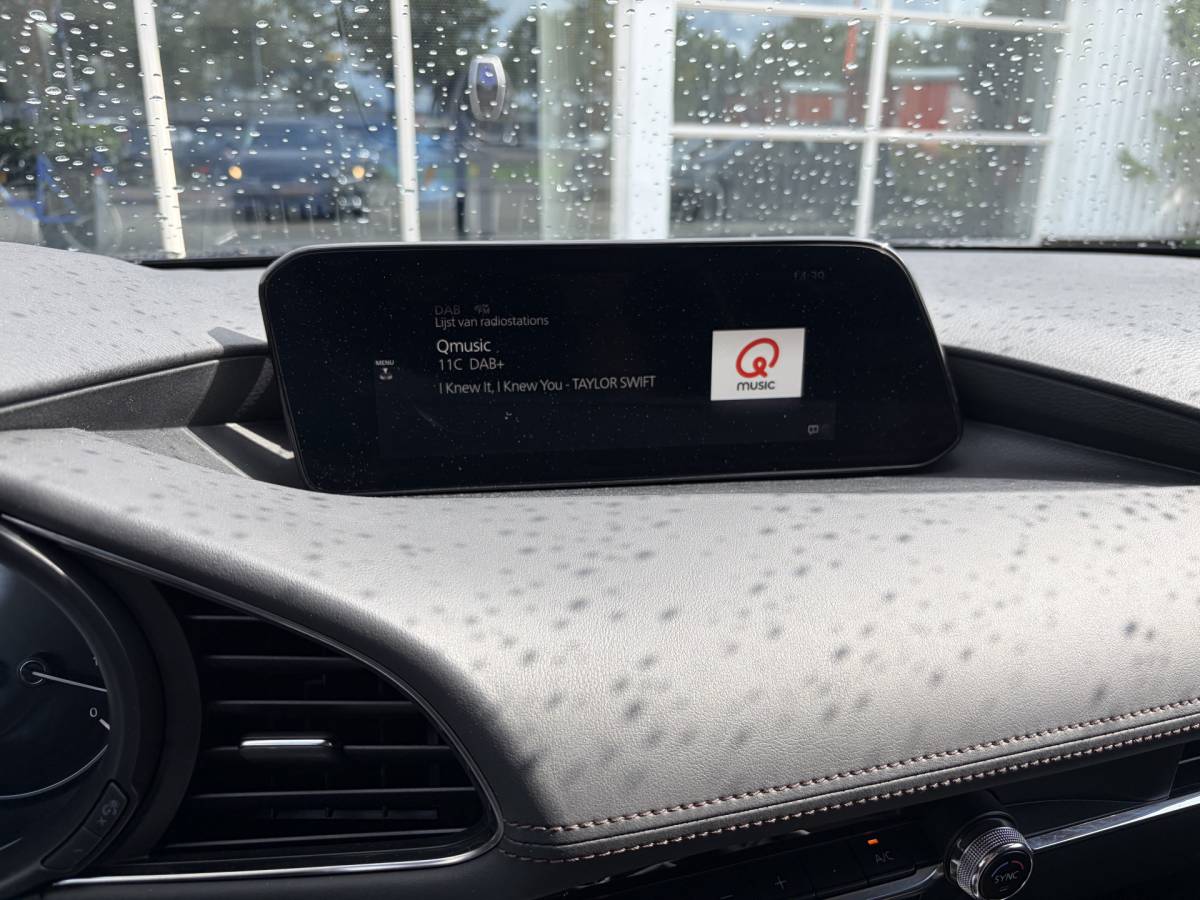 Mazda 3 Mazda 3 2.0 e-SkyActiv-X M Hybrid 186 Comfort | Camera | Navi | Stoelvrw. | Carplay | Rijklaar met beurt & garantie!