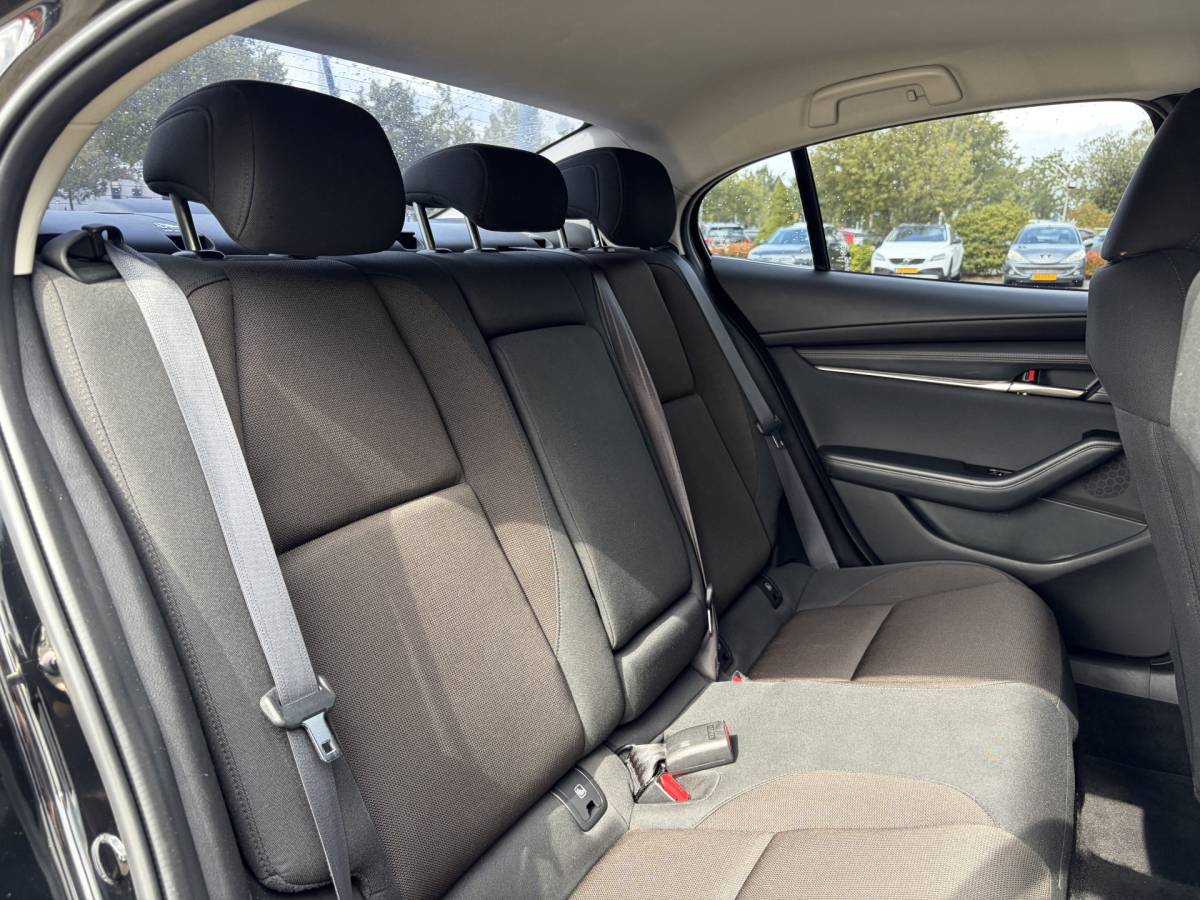 Mazda 3 Mazda 3 2.0 e-SkyActiv-X M Hybrid 186 Comfort | Camera | Navi | Stoelvrw. | Carplay | Rijklaar met beurt & garantie!