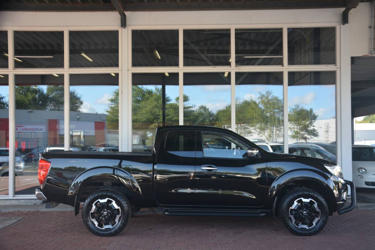 Nissan Navara Nissan Navara 2.3 dCi N-Connecta King Cab | Navigatie | Camera | 4X4 | Cruise-control | Clima | NL auto!! | Nederlandse auto 114124  NAP